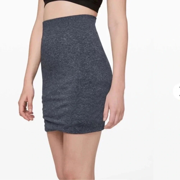 Lululemon Boulevard Bliss Skirt Heathered Gray Size 4 - Picture 8 of 10